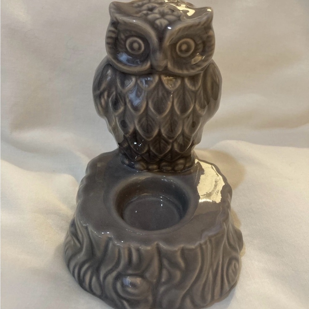 Ceramic Owl Tealight Holder in Glossy Gray